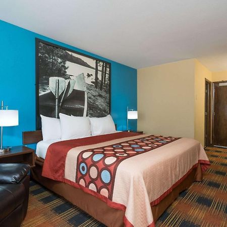Super 8 By Wyndham Rochester Mayo Clinic Area Exterior photo