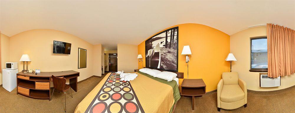 Super 8 By Wyndham Rochester Mayo Clinic Area Exterior photo