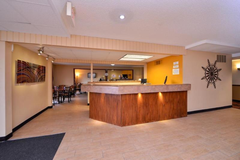 Super 8 By Wyndham Rochester Mayo Clinic Area Exterior photo