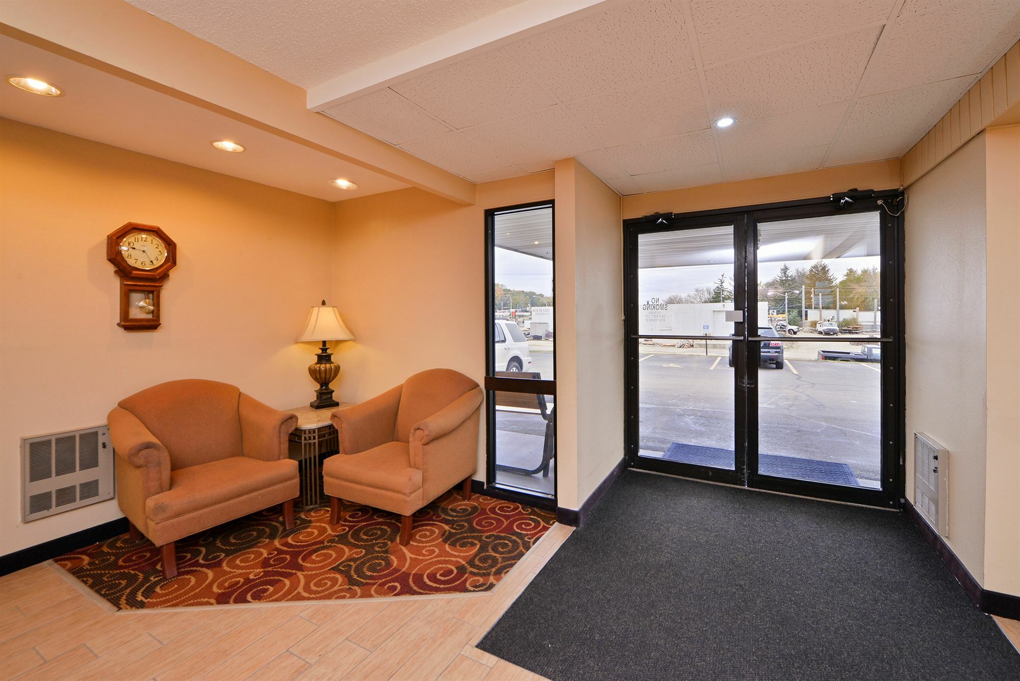 Super 8 By Wyndham Rochester Mayo Clinic Area Exterior photo
