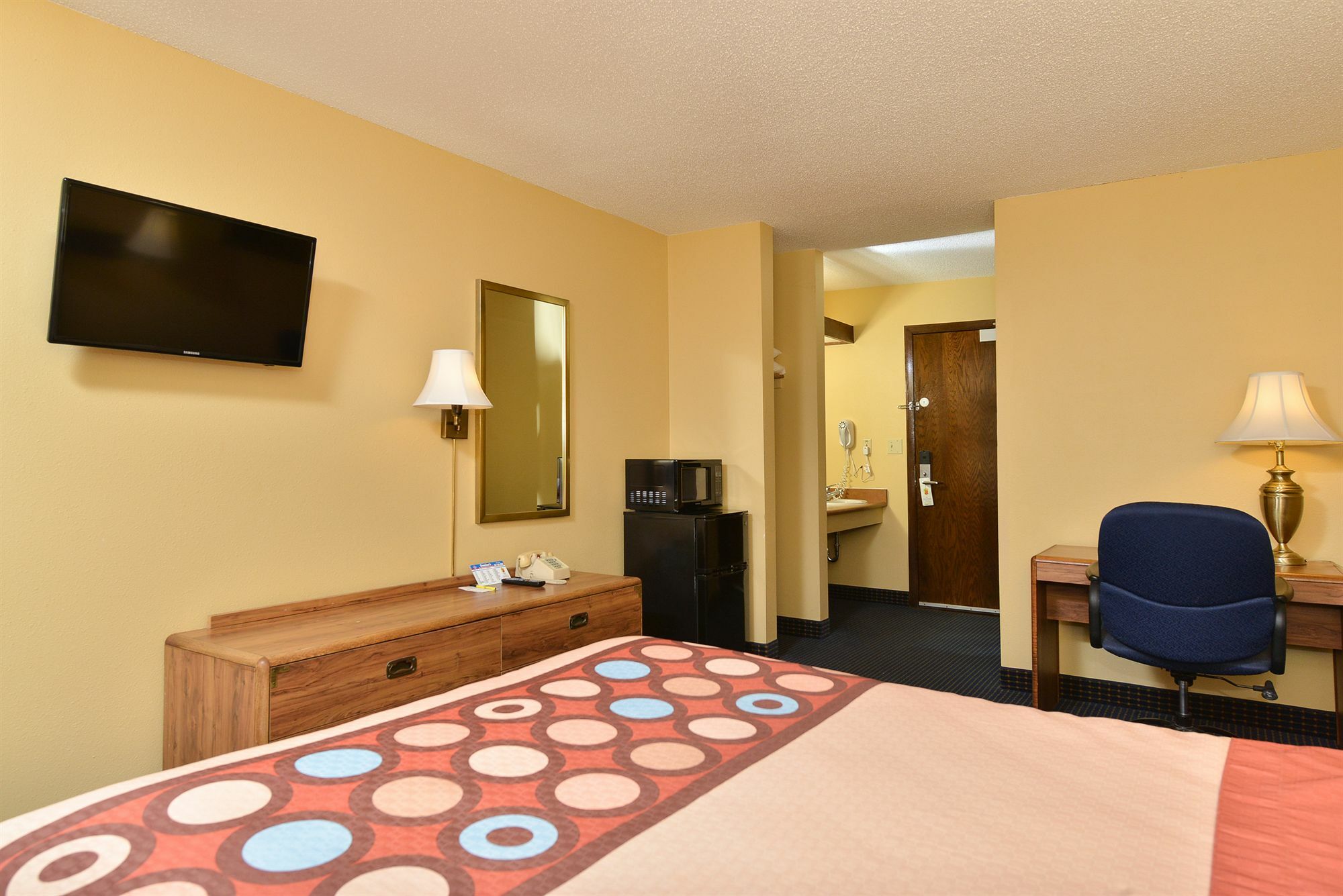 Super 8 By Wyndham Rochester Mayo Clinic Area Exterior photo